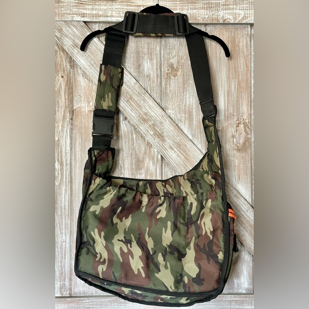 DIAPER DUDE CAMO MESSENGER DIAPER BAG! - Picture 3 of 9